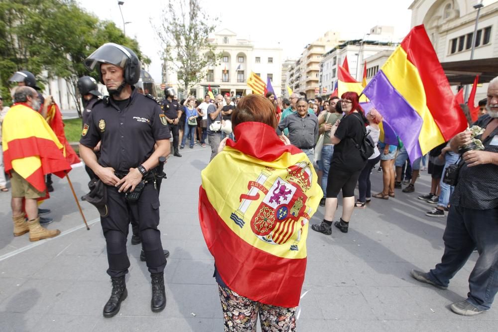 Tensión entre partidarios y detractores del referéndum en Alicante