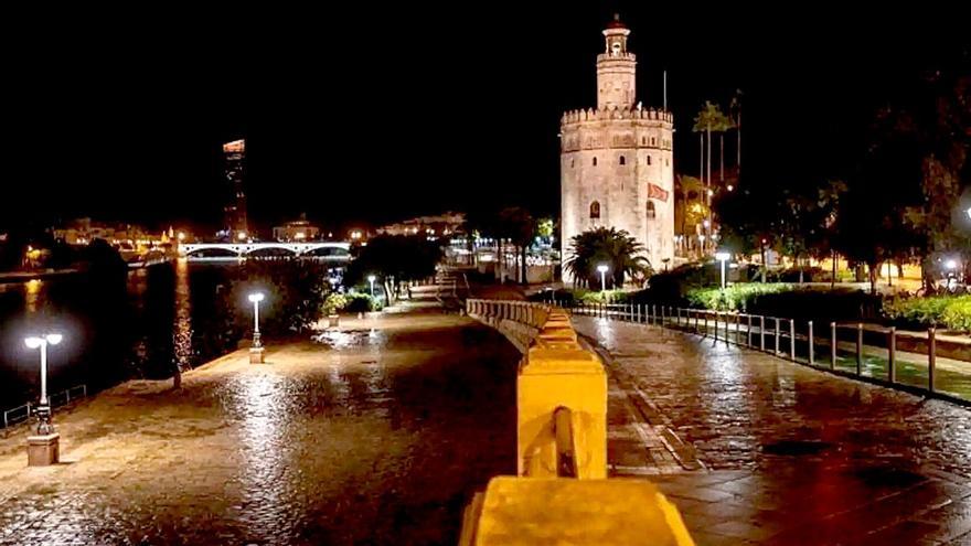 Imagen nocturna de Sevilla. / EFE