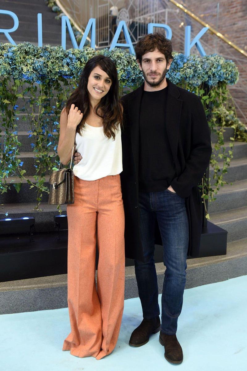 Macarena García y Quim Gutierrez durante la inauguración de Primark en Madrid