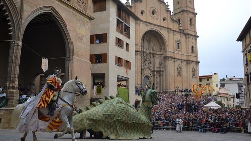 San Jorge vence al dragón en Alcañiz previo a una masiva judiada