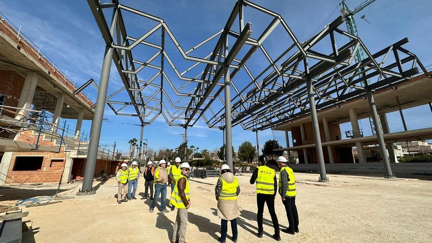 San Vicente diseña su futuro deportivo con inversiones en el polideportivo y la construcción de un segundo pabellón