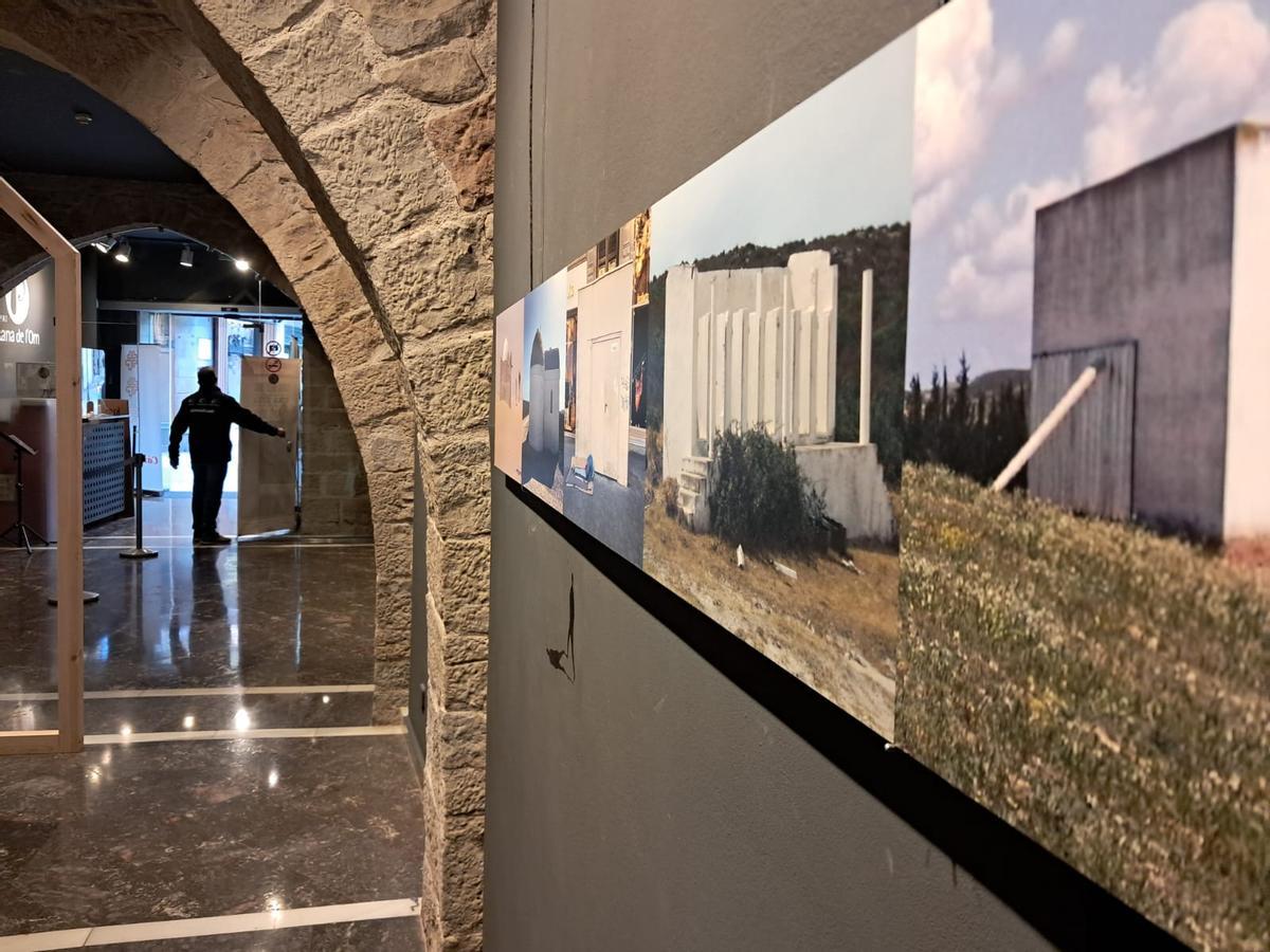 Manresa inaugura l'exposició "Aixopluc" a la Plana