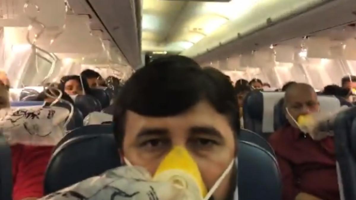 Emergencia en un avión indio