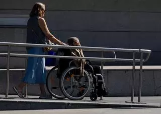 Una anciana de Vigo gana a la mutua tras un accidente que truncó su vida: «Desde el atropello necesita ayuda para todo»