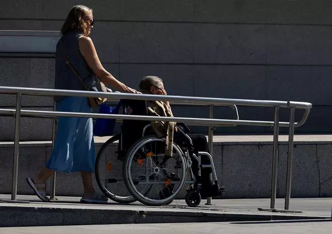 Una anciana de Vigo gana a la mutua tras un accidente que truncó su vida: «Desde el atropello necesita ayuda para todo»