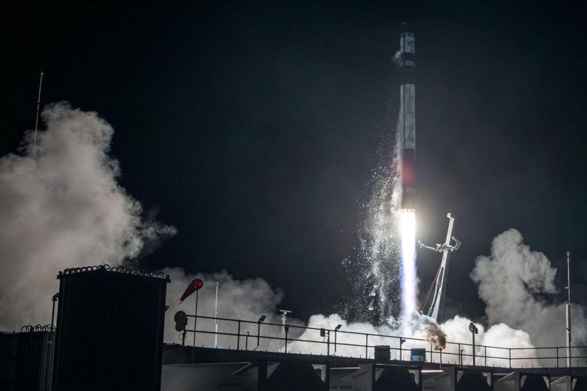 Un trozo del alma de Nigránse eleva hacia el espacio | ROCKET LAB