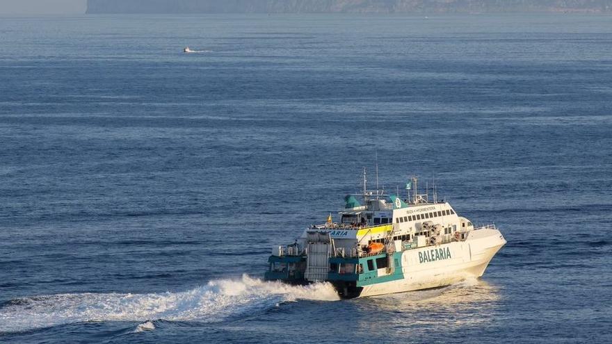 Muere decapitado un hombre en Ibiza tras ser arrollado su barco por un ferry