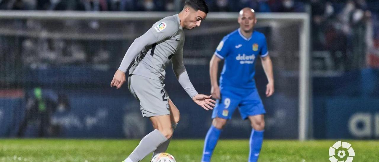 Una acción de la UD Ibiza en el partido contra el Fuenlabrada.