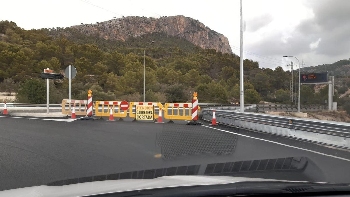 Cierre del túnel de Son Vic: La alcaldesa de Andratx reclama al Consell más operarios para las obras y que atienda las quejas de los vecinos