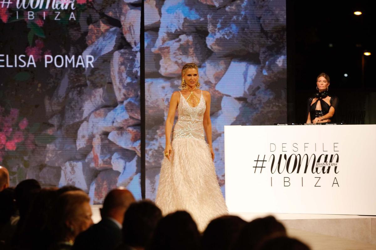 La modelo Judit Mascó durante el desfile de Woman Ibiza.