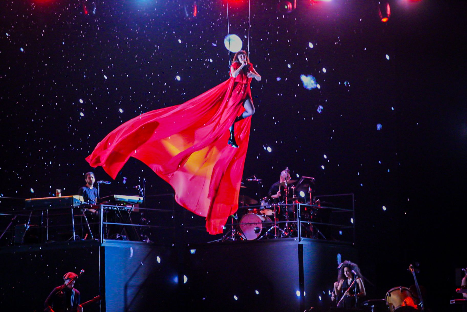 Amaral arrasa en Alicante con su "Dolce Vita"