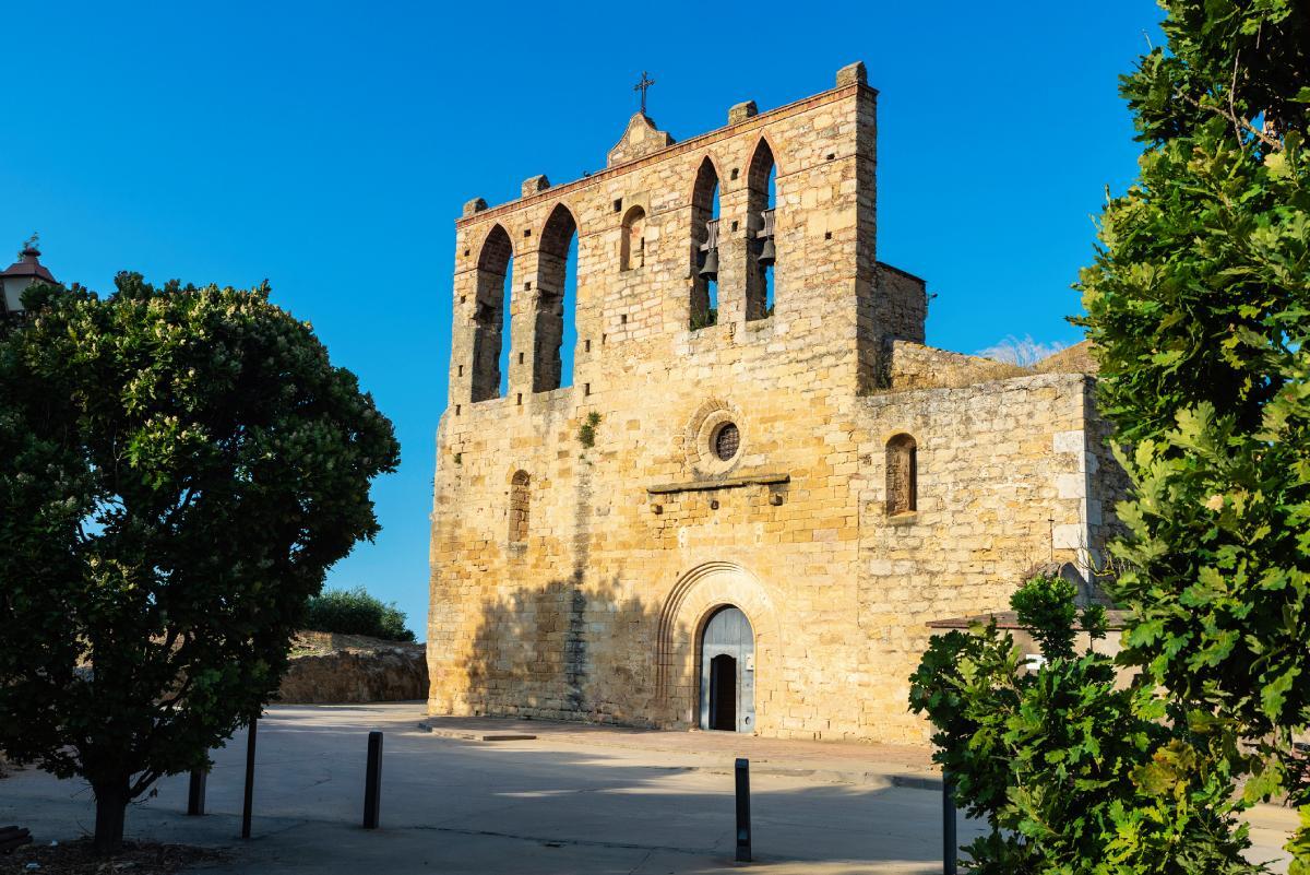Iglesia de Sant Esteve en Peratallada (Cataluña)