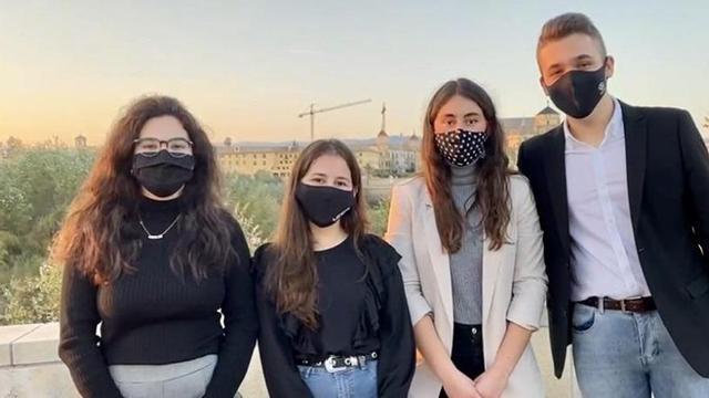 Cuatro alumnos del Averroes, en la final de un concurso de educación financiera