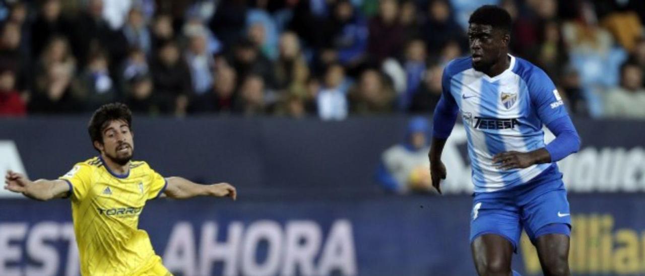 Alfred N’Diaye, con la camiseta del Málaga CF, durante un encuentro frente al Cádiz en la temporada 2018-19.