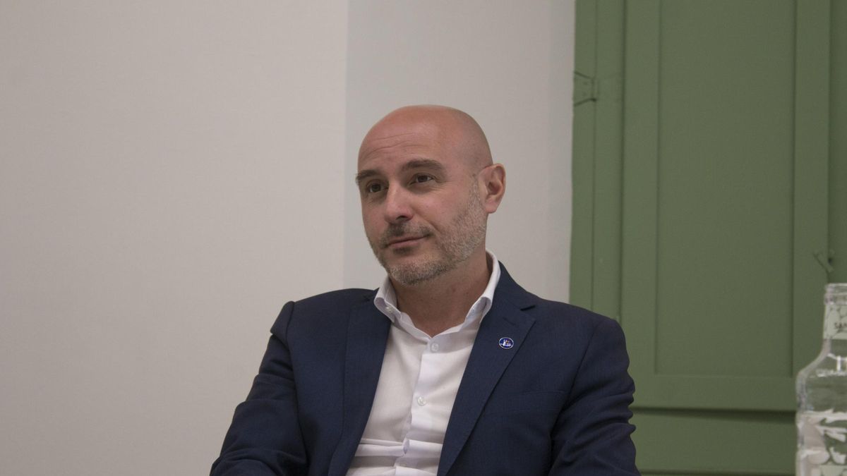 El delegat del Govern a Catalunya, Carlos Prieto, en una visita a Manresa