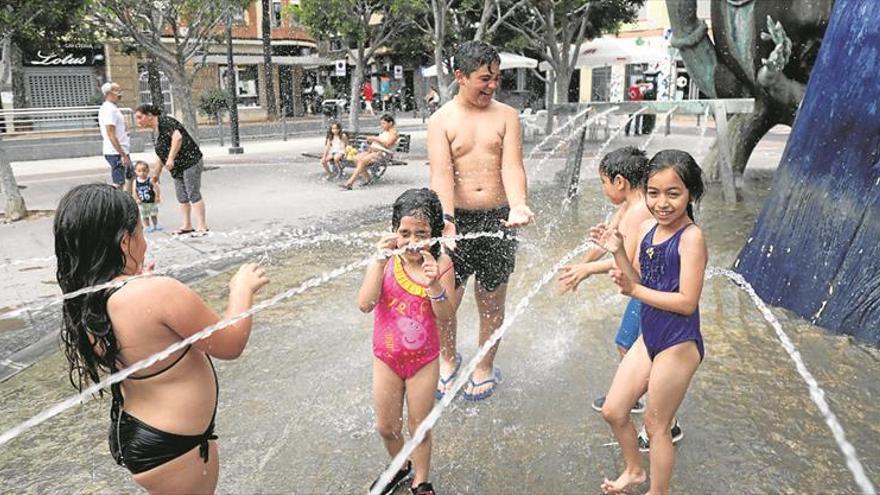 Castellón activa el protocolo contra el calor en la recta final del curso