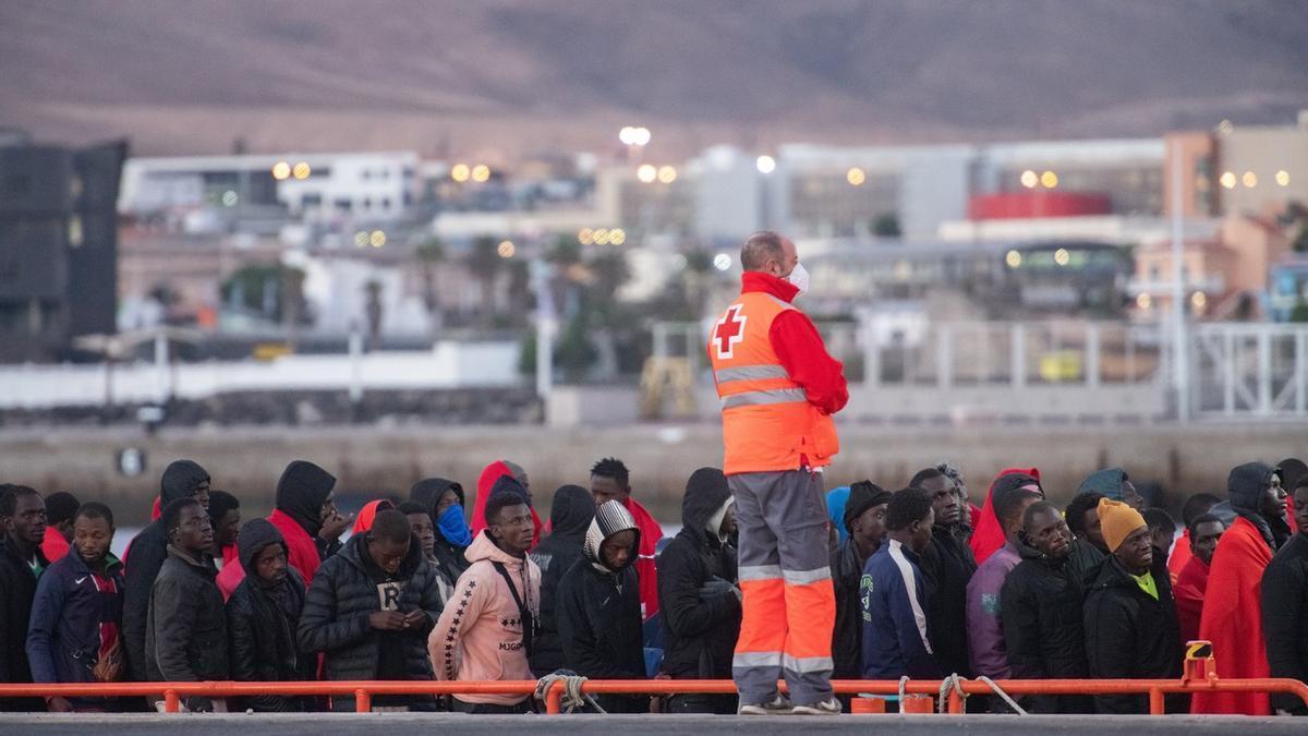 Rescatan a 289 migrantes en cuatro pateras cuando se encontraban en aguas cercanas a Fuerteventura y Gran Canaria.