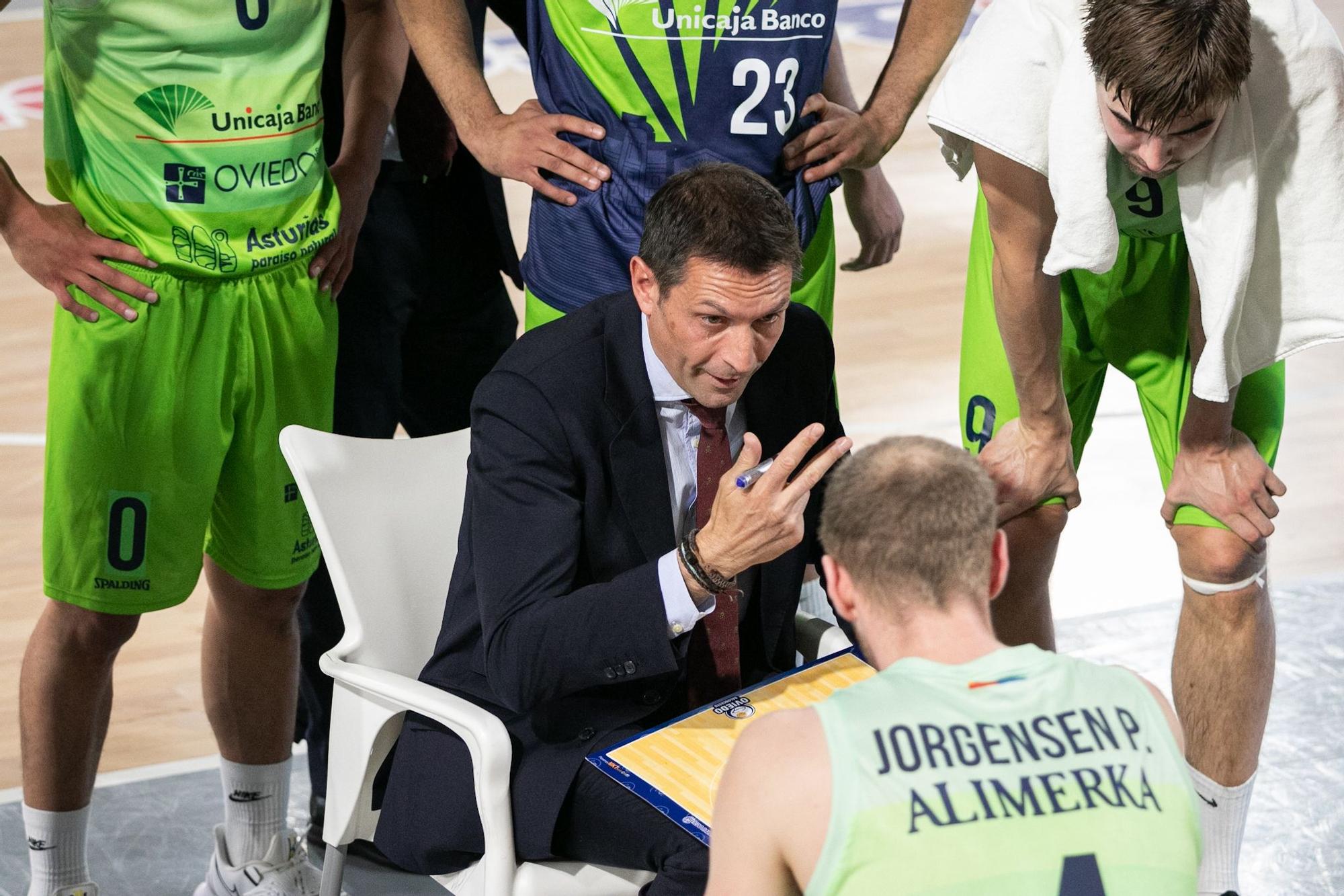 El Oviedo Baloncesto gana con remontada en Palencia (76-80)