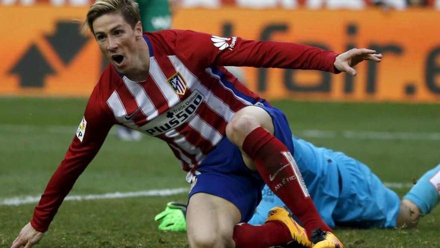 Fernando Torres celebra su gol de ayer ante el Eibar.