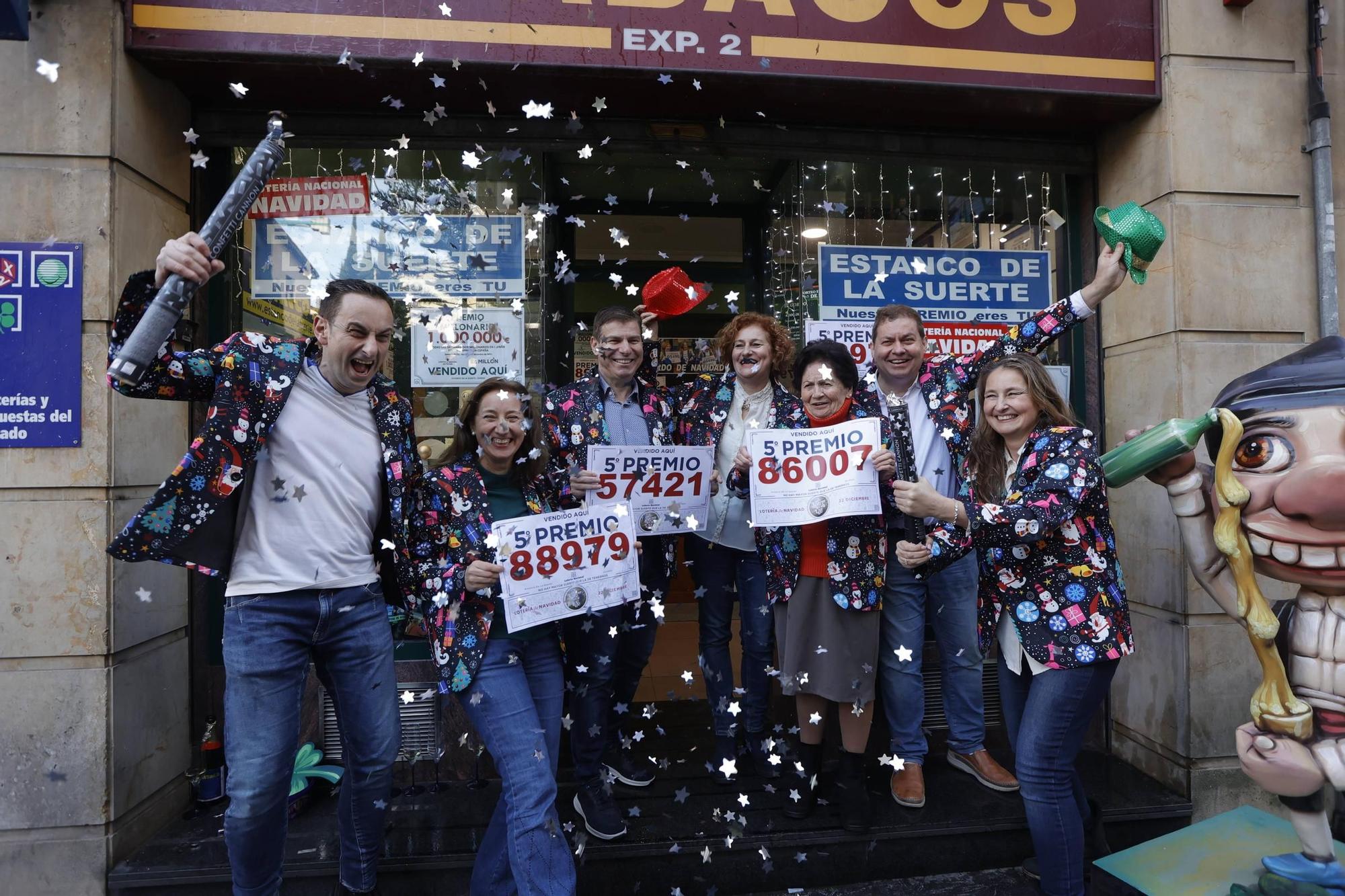 EN IMÁGENES: Asturias celebra una jornada de Lotería de Navidad con más de 4 millones en premios muy repartidos