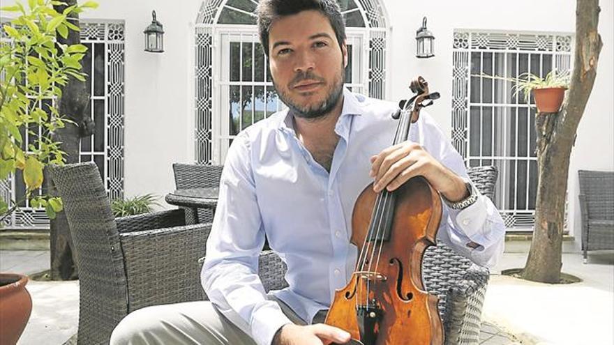 Paco Montalvo: «El violín me fascina porque casi puedes cantar con él»