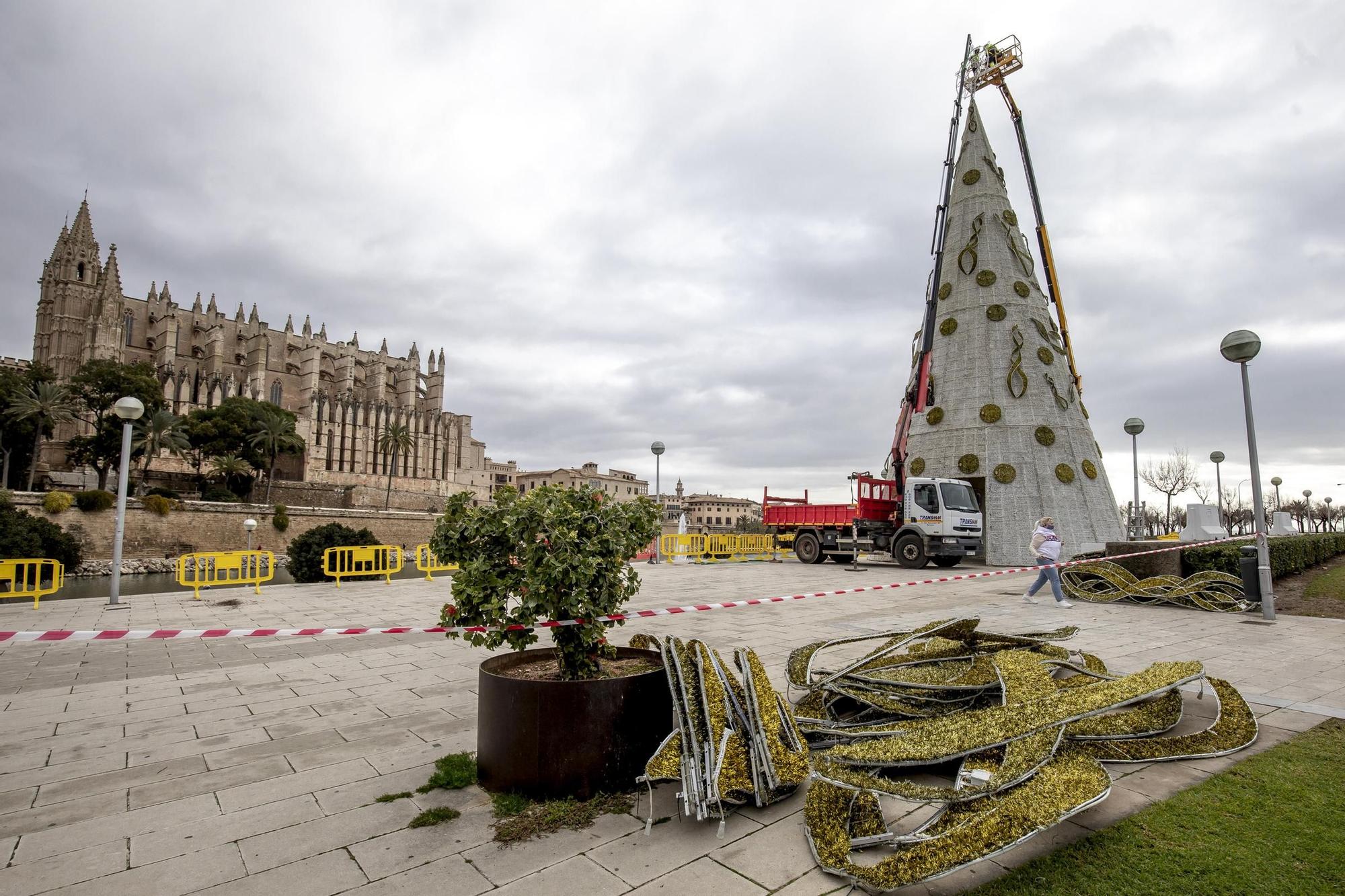 Cort inicia la desinstalación de las luces de Navidad