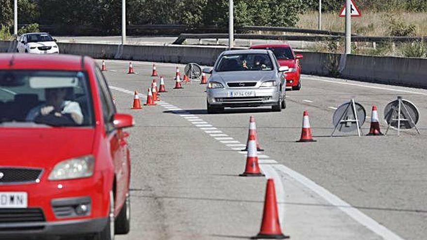 Cotxes a la primera de les zones on s&#039;està actuant.