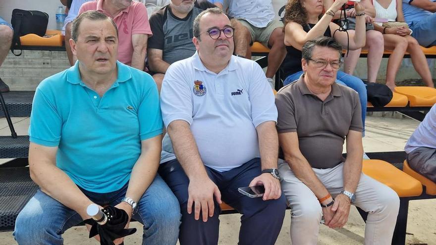 Paco Ramo, presidente de los árbitros aragoneses, sobre el lanzamiento de una piedra al árbitro tras el Aragón-Almudévar: “No creo que fuera una agresión, sino un acto reflejo de uno de esos cuatro tontos que de vez en cuando van al fútbol”