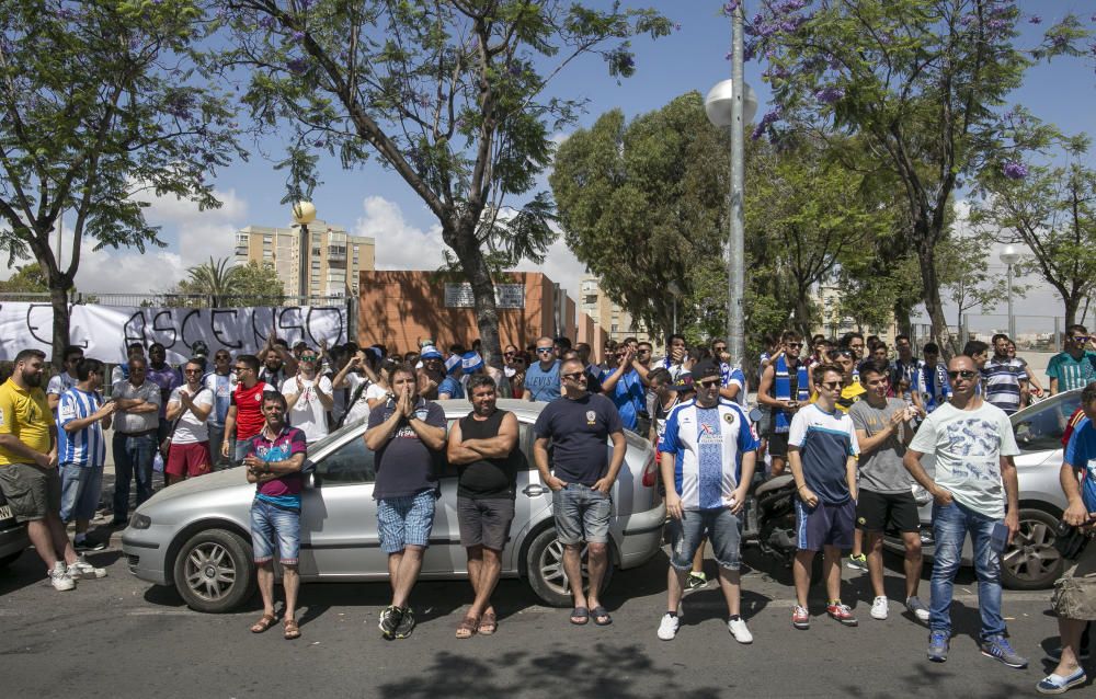 Despedida del Hércules hacia Cádiz