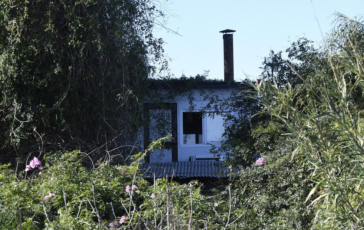 Vivienda de San José de la Vega de la que la víctima consiguió escapar tras dos años encerrada.