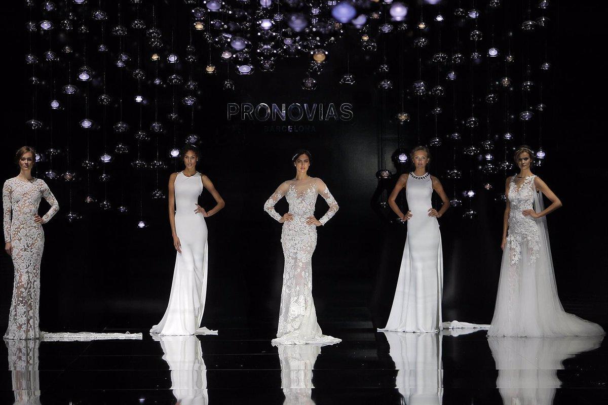 Un desfile de pronovias