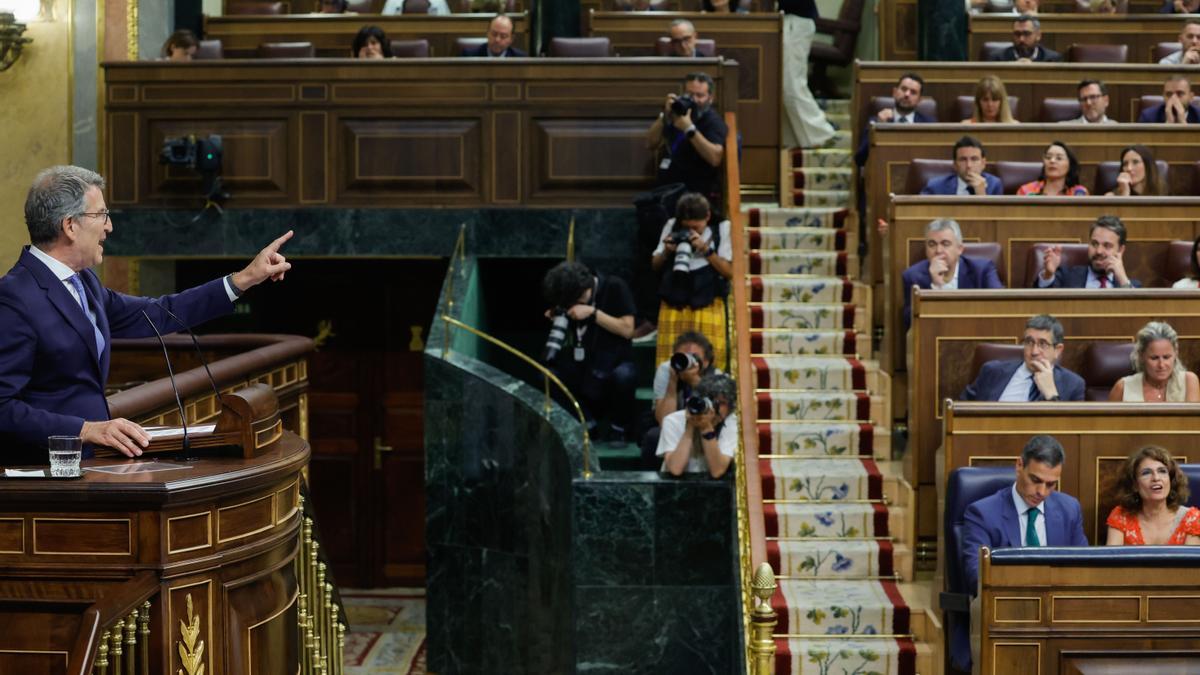 El líder del PP, Alberto Núñez Feijóo, interviene este miércoles en el Congreso, donde el presidente del Gobierno, Pedro Sánchez ha presentado el plan de calidad democrática.