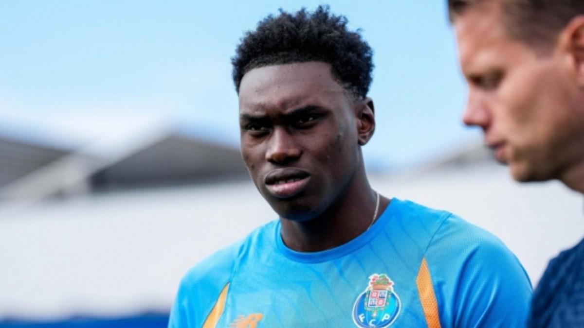 Samu Aghehowa cerró el marcador ante el Niza desde el punto de penalti