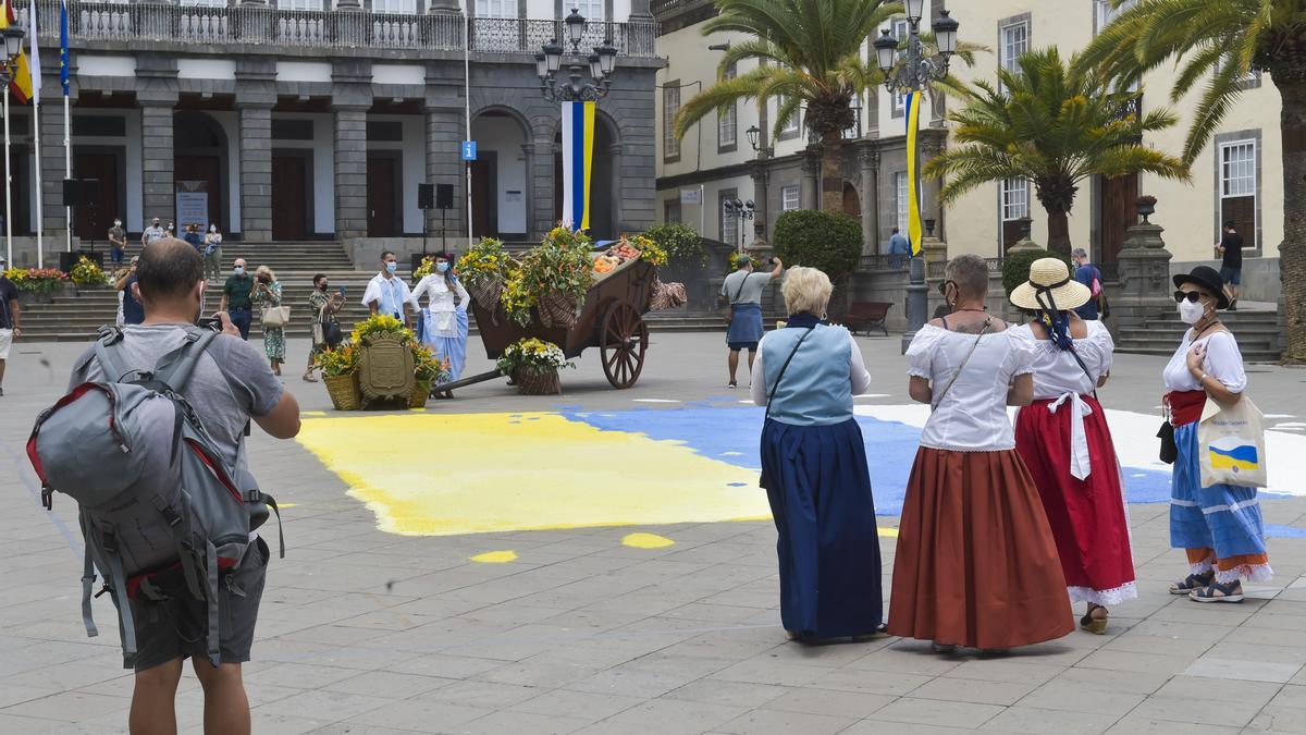 Día de Canarias: Actos en la plaza de Santa Anta y Casas Consistoriales