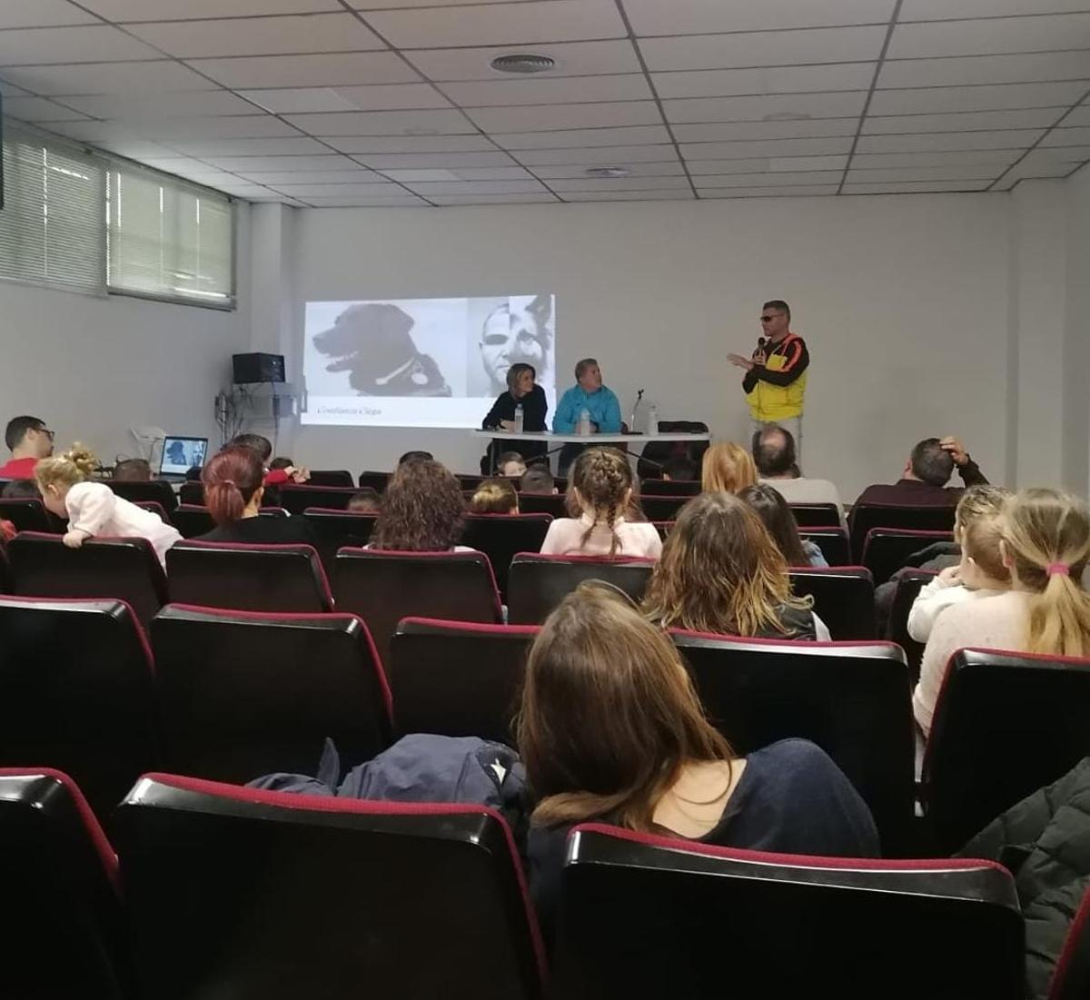 David Casinos durante la charla en la Casa de la Cultura de Albal.