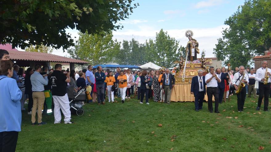 GALERÍA | La romería del Carmen de Navianos en todo su esplendor