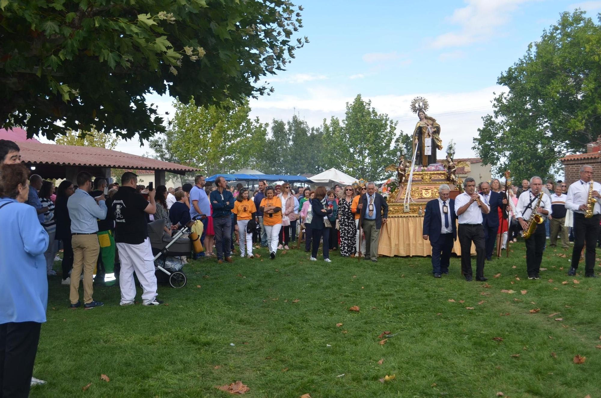 GALERÍA | La romería del Carmen de Navianos en todo su esplendor