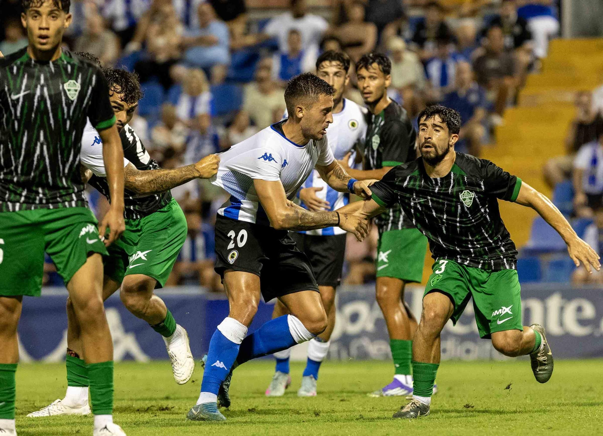 El Hércules se impone 2-0 al Elche en un derbi de nivel en el Rico Pérez