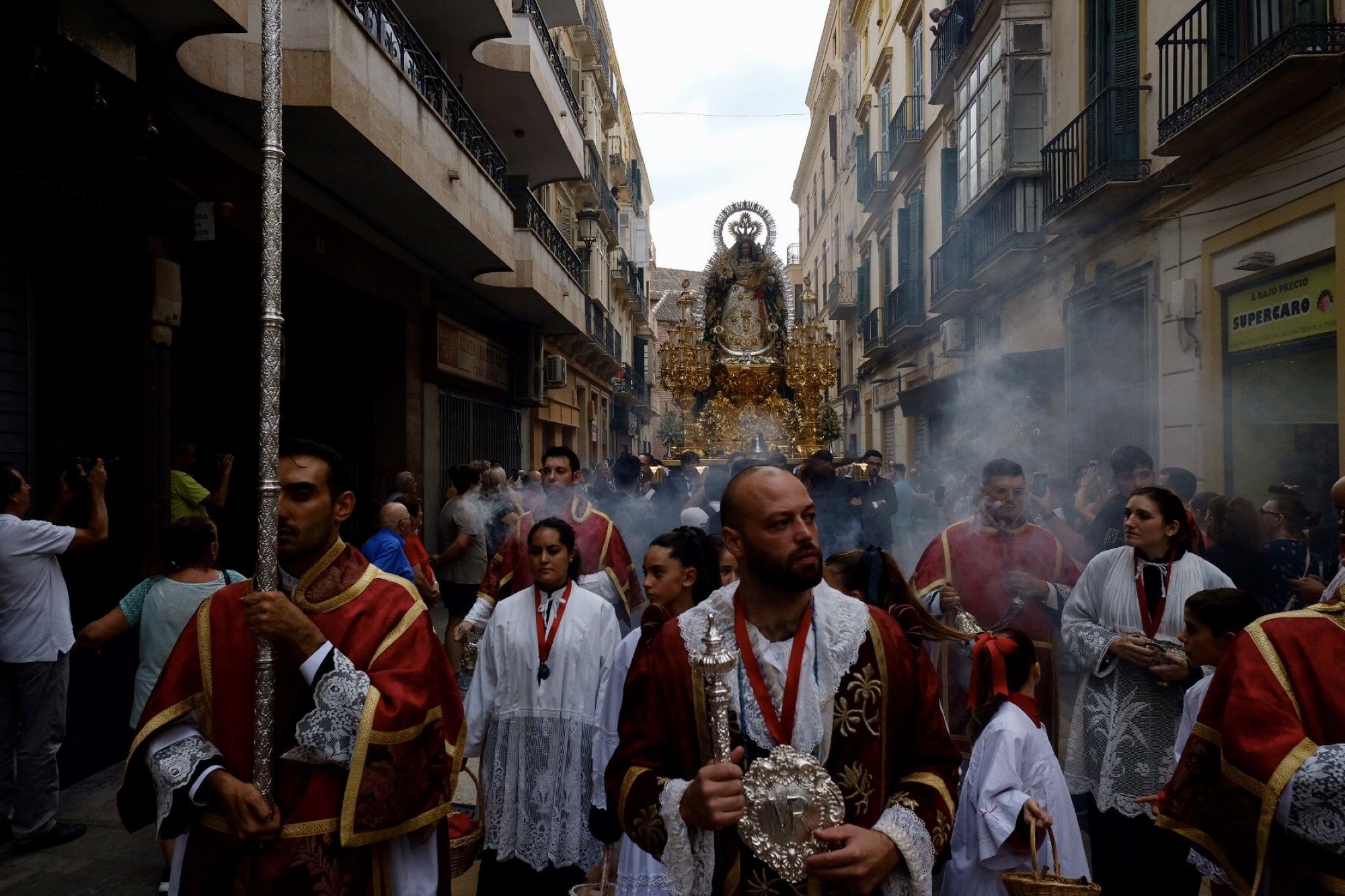 La procesión de la Virgen de los Remedios, en imágenes