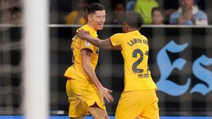 Lewandowski celebra su gol al Celta con Lamine Yamal