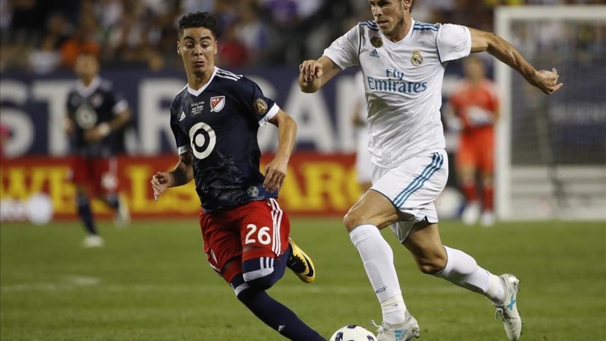 Bale conduce durante el partido contra el MLS All-Stars el 2 de agosto en Chicago