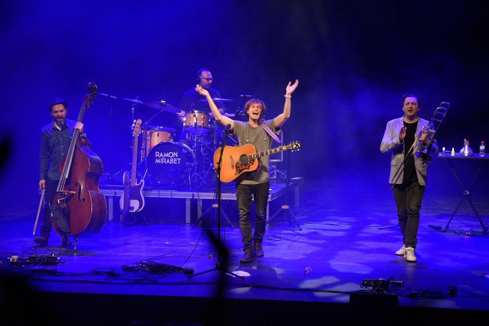 Ramon Mirabet connecta amb un públic entregat al Kursaal