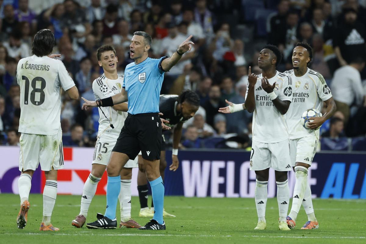 Slavko Vincic, durante un partido de Champions del Real Madrid.