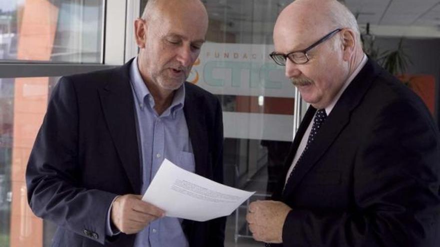 Pablo Priesca y Brendan Doyle, en las instalaciones de la Fundación CTIC en el Parque Tecnológico de Gijón.