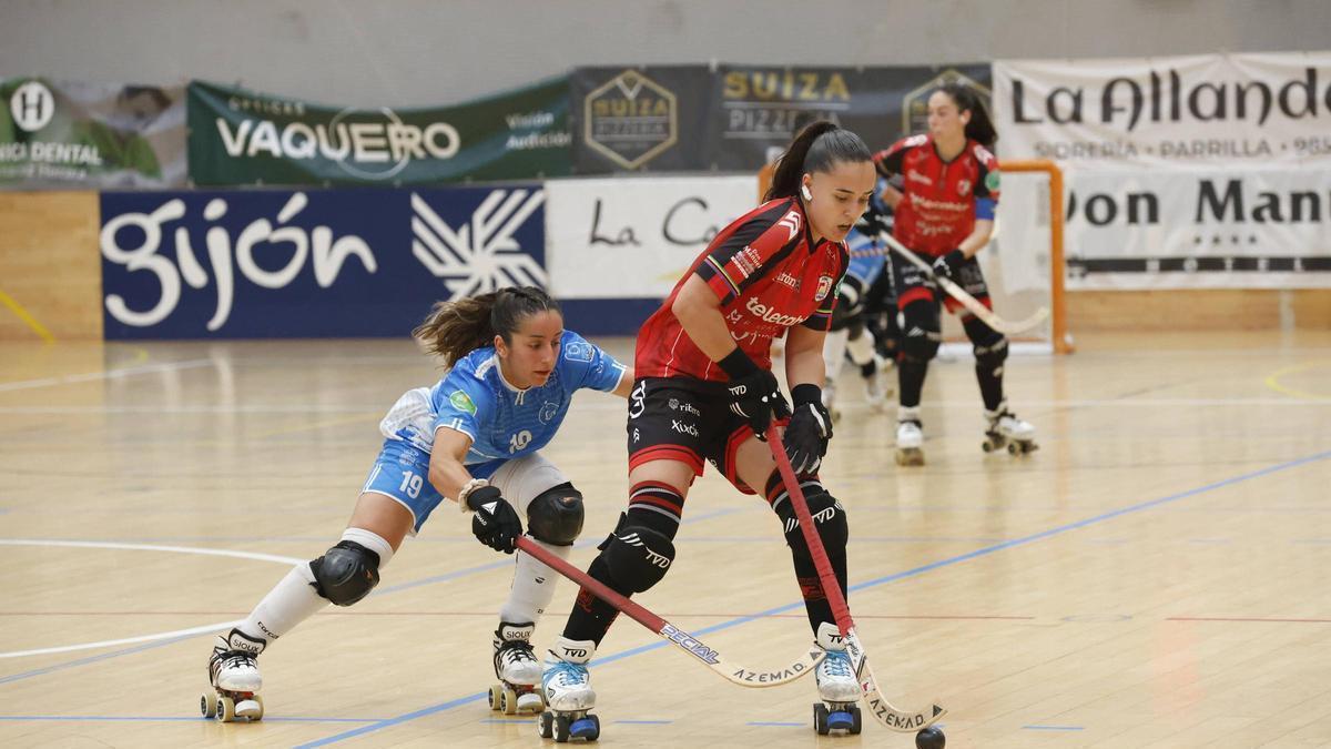 Judith Cobián, con la bola en el Telecable-Fraga de la última semifinal de la OK Liga.