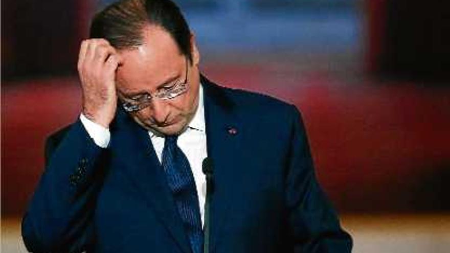 Hollande va assegurar estar &quot;indignat&quot; per la intromissió en la seva vida privada.