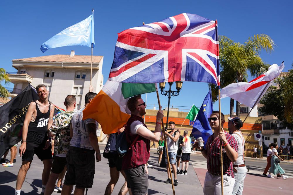 Torremolinos ha celebrado este sábado la cabalgata reivindicativa y festiva del Pride 2019, el acto central del festival anual de orgullo LGTBI, en el que participaron diez carrozas y se estrenó un nuevo recorrido.