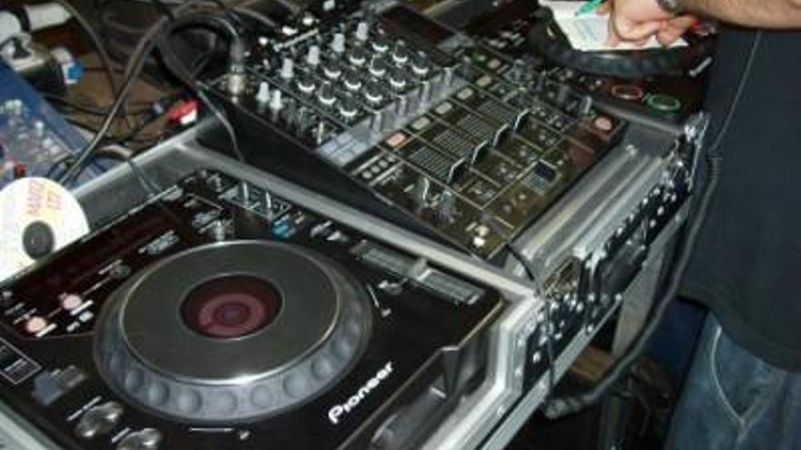 IMPARTEN CLASES GRATuitaS DE DJ, DEL 23 AL 27 DE MAYO