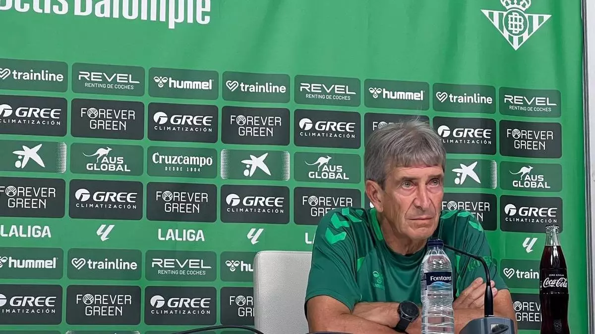 Manuel Pellegrini: "La plantilla está cerrada y es lo que hay, si digo que falta un jugador y no está, mantengo la misma opinión"