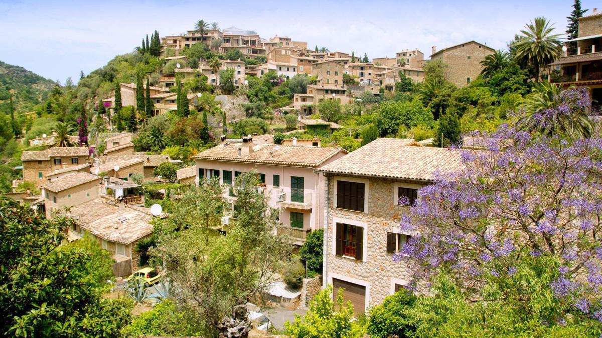 Vista del pueblo de Deià, en la Serra de Tramuntana.